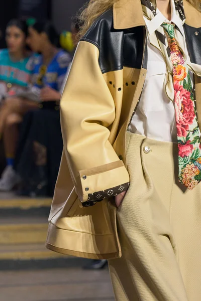 Look 7